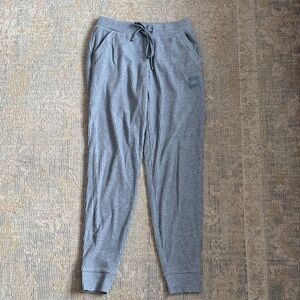 ALO Yoga Women’s Ribbed Jogger Pants